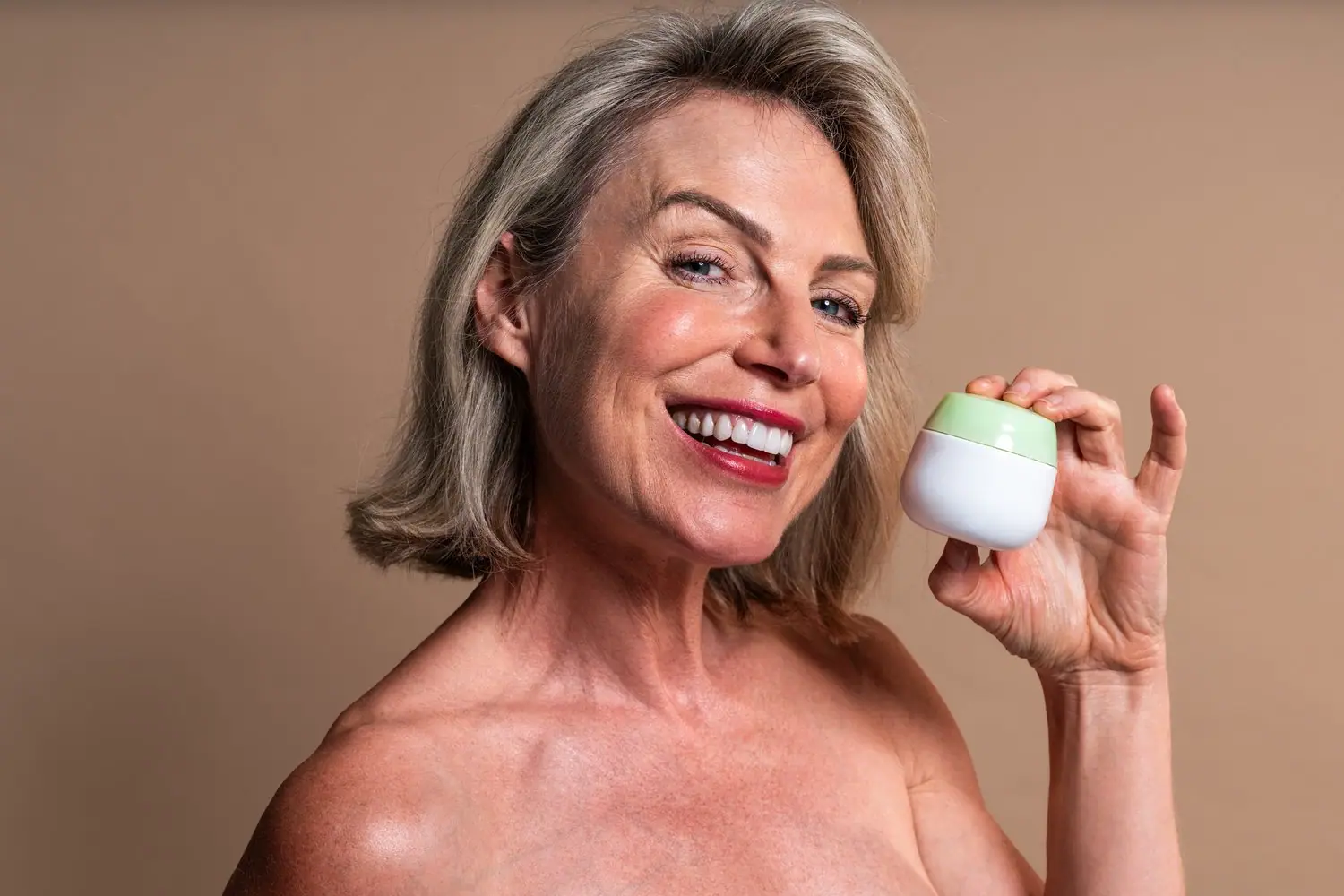Kosmetyki do męskiej skóry dojrzałej: Program anti-aging