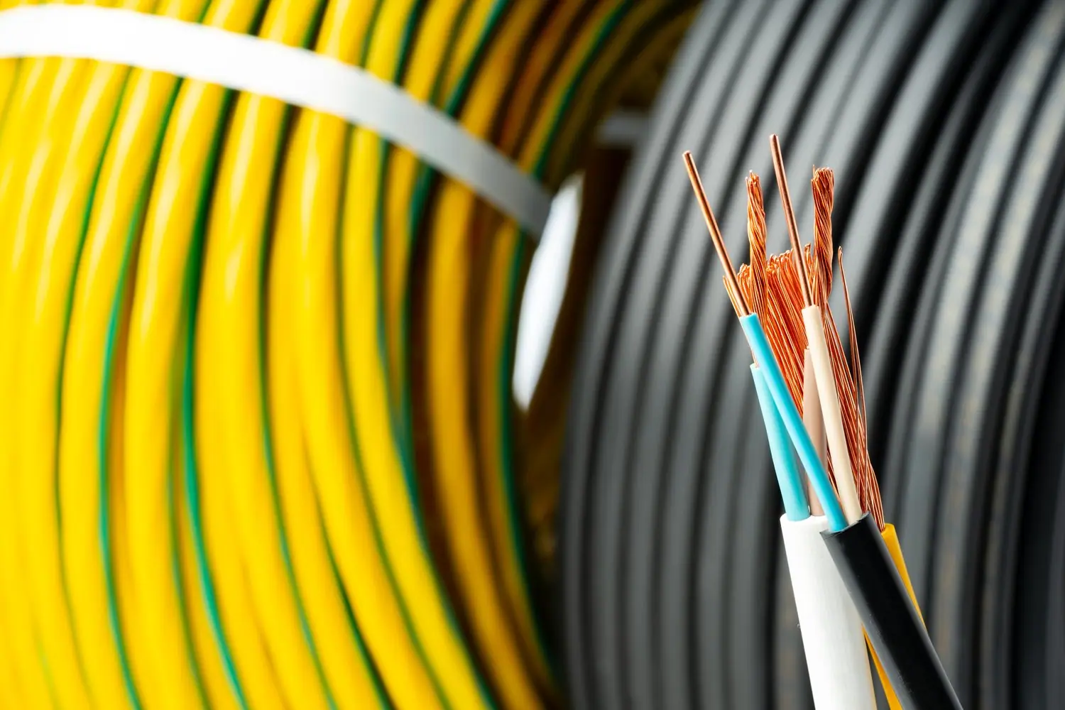 Jak wybrać odpowiednią grubość kabla do instalacji domowej